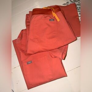 Coral Figs Scrub Set